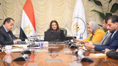 وزيرة الهجرة تعقد اجتماعا مع أعضاء ورموز الجاليات المصرية في رومانيا وبلغاريا