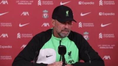 كلوب يكشف موقف صلاح من مباراة ليفربول ضد لوتون تاون