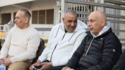 جهاز منتخب مصر في استاد المقاولون لمتابعة مباراة سيراميكا و الجونة