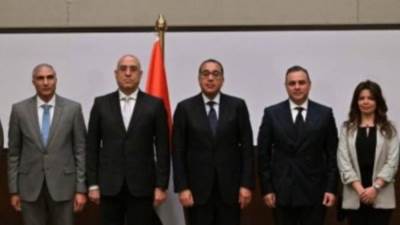 رئيس الوزراء يشهد توقيع عقد تخصيص أرض بالقاهرة الجديدة لإقامة نشاط عمرانى