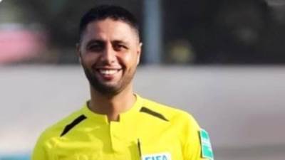استشهاد الحكم الفلسطيني محمد خطاب وأسرته في قصف الاحتلال الإسرائيلي