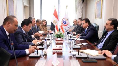 وزير الصحة يستقبل السفير اليمني لبحث توسيع آفاق التعاون في القطاع الصحي بين البلدين