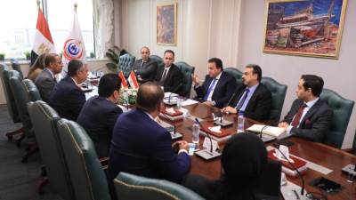 وزير الصحة يبحث مع السفير اليمني تيسير إجراءات السياحة العلاجية الوافدة من اليمن إلى مصر