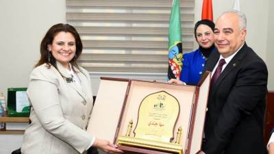 وزيرة الهجرة تتفقد غرفة المركز المصري الألماني وإعادة الادماج في جمعية صلاح الدين الأيوبي