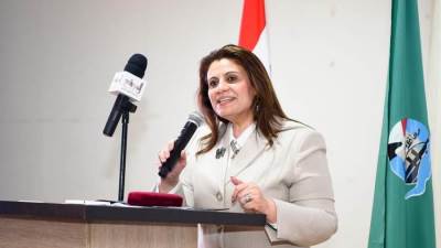 وزيرة الهجرة تعقد مؤتمرًا جماهيريًا توعويًا لعدد من أهالي القرى المصدرة للهجرة غير الشرعية بالفيوم