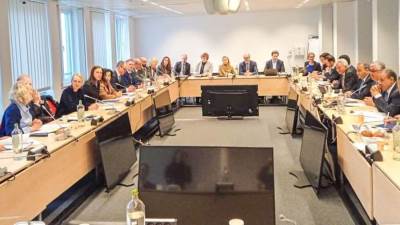 رئيس اقتصادية قناة السويس يلتقي ممثلي المفوضية الأوروبية في بروكسل