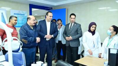 السبكي ومحافظ أسوان يتفقدان مركز طب أسرة السيل ووحدة صحة أسرة الخزان