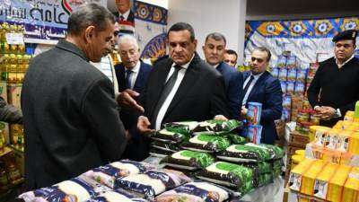 آمنة يشيد بتوافر السلع الغذائية بجنوب سيناء ويؤكد: جهودة مستمرة من المحافظات لزيادة المعارض