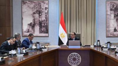 الحكومة تناقش أسعار توريد أردب القمح.. وتوجه بزيادتها دعمًا للفلاح