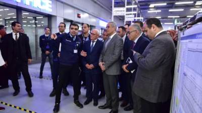 وزير العمل يتفقد مصنع الضفائر الكهربائية بجنوب بورسعيد