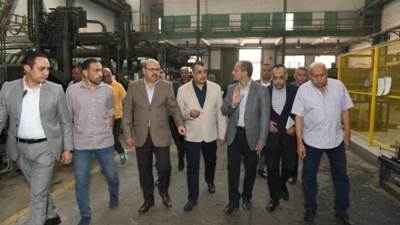 وزير الإنتاج الحربى يجرى جولة تفقدية مفاجئة بشركة "حلوان للصناعات الهندسية"
