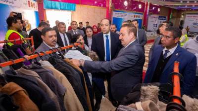 دكان الفرحة يوفر 50 ألف قطعة ملابس جديدة للأسر والطلاب الأولى