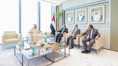 وزير التجارة والصناعة ونظيره الإماراتي يبحثان سبل تعزيز العلاقات الاقتصادية المشتركة بين البلدين