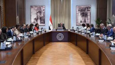 رئيس الوزراء يعقد اجتماعًا مع أعضاء مجلس إدارة البنك الأوروبي لإعادة الإعمار والتنمية