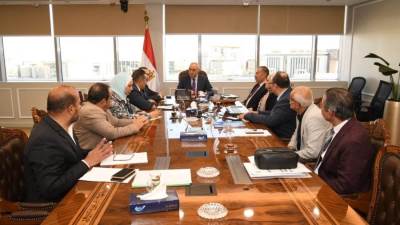 وزير الإسكان يتابع معدلات تنمية أراضى الساحل الشمالي الغربي