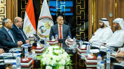 "وزير الإنتاج الحربي" يستقبل ممثلي مجموعة "إيدج" الإماراتية لمناقشة التعاون في مجال التصنيع العسكري