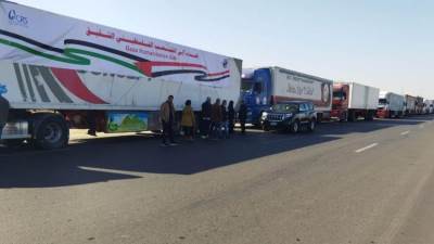 التموين تطلق القافلة الرابعة من المساعدات الإنسانية لأهالي قطاع غزة بواقع 40 طناً عبر 10 شاحنات