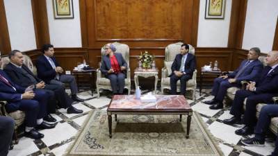 وزير الشباب والرياضة يلتقي بنك الكساء وجمعية رسالة ومؤسسة نور لبحث التعاون