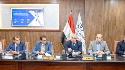 رئيس اقتصادية قناة السويس يلتقي مجموعة من سفراء الدول الآسيوية لبحث سبل التعاون