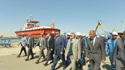 أسامة ربيع يتابع نشاط بناء 5 لنشات إسعاف بحري ولنشين فايبر جلاس