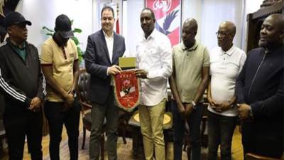 النادي الأهلي يستقبل رئيس نادي يانج أفريكانز التنزاني