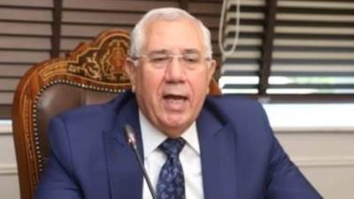 وزير الزراعة ومحافظ الجيزة يفتتحان معرض مستلزمات رمضان بالدقى