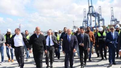 وزير النقل يتابع معدلات تنفيذ المشروعات التنموية والخدمية الجاري تنفيذها بميناء الدخيلة