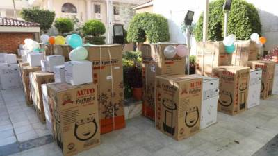 محافظ المنوفية يسلم أجهزة كهربائية ومنزلية ومساعدات مالية لـ 26 عروسة