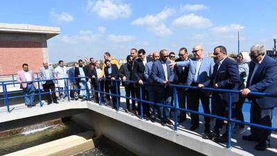 وزير الإسكان ومحافظ الشرقية يتفقدان مأخذ ومحطة تنقية مياه بلبيس بطاقة تصميمية 207 آلاف م3 يومياً