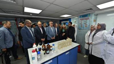 وزير الإسكان ومحافظ الشرقية يختتمان جولتهما بتفقد محطة تنقية مياه الزقازيق بطاقة تصميمية 95 ألف م3 يومياً