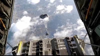 مصر والإمارات تواصلان الإسقاط الجوي لأطنان من المساعدات الإنسانية شمال قطاع غزة