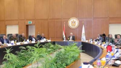 وزير التعليم العالي يؤكد على تطوير خطط تسويق المخرجات البحثية