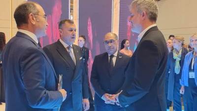 وزير السياحة يستقبل عمدة برلين بالجناح المصري المُشارك في بورصة برلين السياحية ITB"