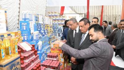 وزير التنمية ومحافظ الفيوم يتفقدان معرضين "أهلاً رمضان" لتوفير السلع للمواطنين بأسعار مخفضة بمركز أبشواي