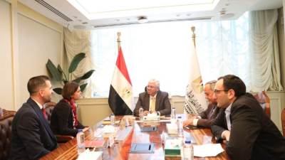 وزير التعليم يبحث سُبل التعاون مع مديرة جمعية المُحاسبين القانونيين المُعتمدين البريطانية