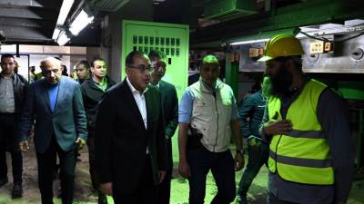 رئيس الوزراء يبدأ جولة تفقدية بعدد من المشروعات الصناعية والبترولية بالبحيرة والإسكندرية