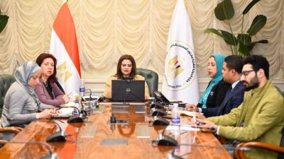 وزيرة الهجرة تعقد لقاء مع أعضاء ورموز الجاليات المصرية في المجر وبولندا والتشيك وسلوفاكيا