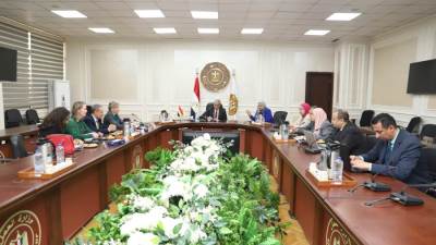 وزير العمل يلتقي وفدًا من مؤسسة التدريب الأوروبية لتفعيل التعاون في مجال "التدريب المهني"