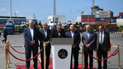 رئيس الوزراء: القيمة النهائية للسلع المُفرج عنها من أول مارس حتى أمس بلغت نحو 230.90 مليون دولار