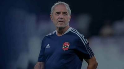 كولر يحتفل بالتتويج ببطولة كأس مصر ويعلق: نحن الأبطال