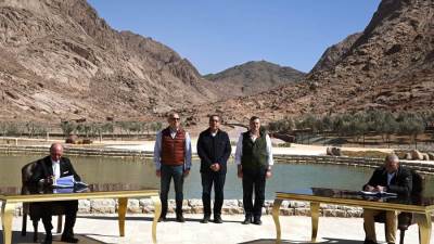 توقيع عقود الإدارة والتشغيل للمكونات السياحية والفندقية لموقع التجلي الأعظم فوق أرض السلام