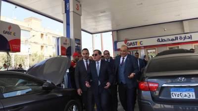 وزير البترول يفتتح محطة التموين المتكاملة (غازتك - إيني) بالقاهرة الجديدة