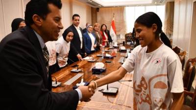 وزير الرياضة يُكّرم لاعبات منتخب الاتحاد المصرى للرياضة للجميع