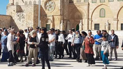 275 مُستوطنا يقتحمون الأقصى في أول أيام رمضان والاحتلال يعتقل 25 فلسطيني بالضفة