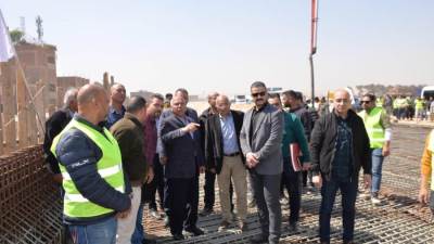 وزير النقل يتفقد مواقع العمل  بالمرحلة الثانية من مشروع تطوير الطريق الدائري حول القاهرة