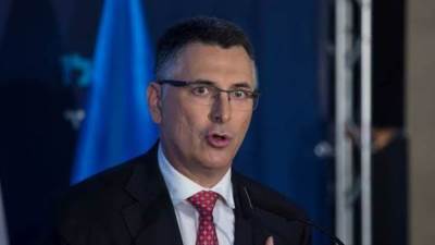 خلافات تتعمّق.. إعلام إسرائيلي: ساعر ينشقّ عن غانتس ويطالب بدخول "كابينت الحرب"