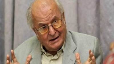 «الأطباء العرب» ينعى الدكتور حمدي السيد نقيب أطباء مصر الأسبق