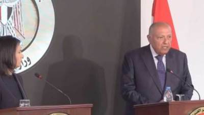 وزير الخارجية يعلق على مخطط الميناء العائم بغزة ويدعو لتسريع دخول المساعدات