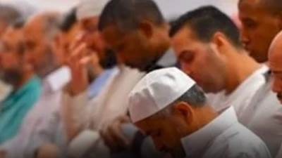 الحكومة تكشف حقيقة منع صلاة التهجد في المساجد