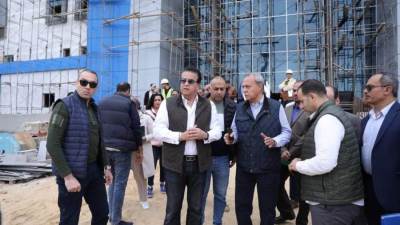 وزير الصحة يتفقد المستشفى الجديد بمدينة العبور ويشدد على سرعة الانتهاء